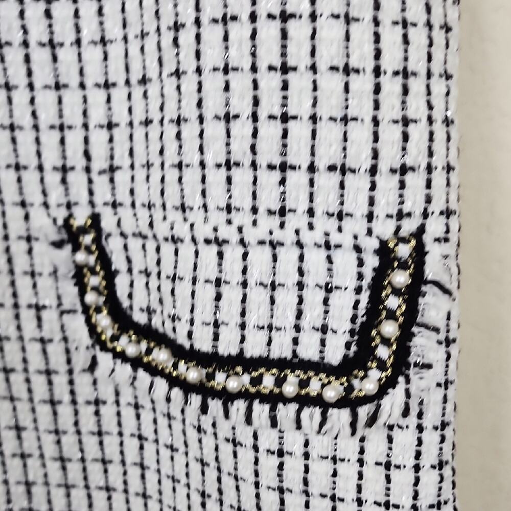 Elegant White and Black XS Sparkling Tweed Dress - Picture 7 of 17